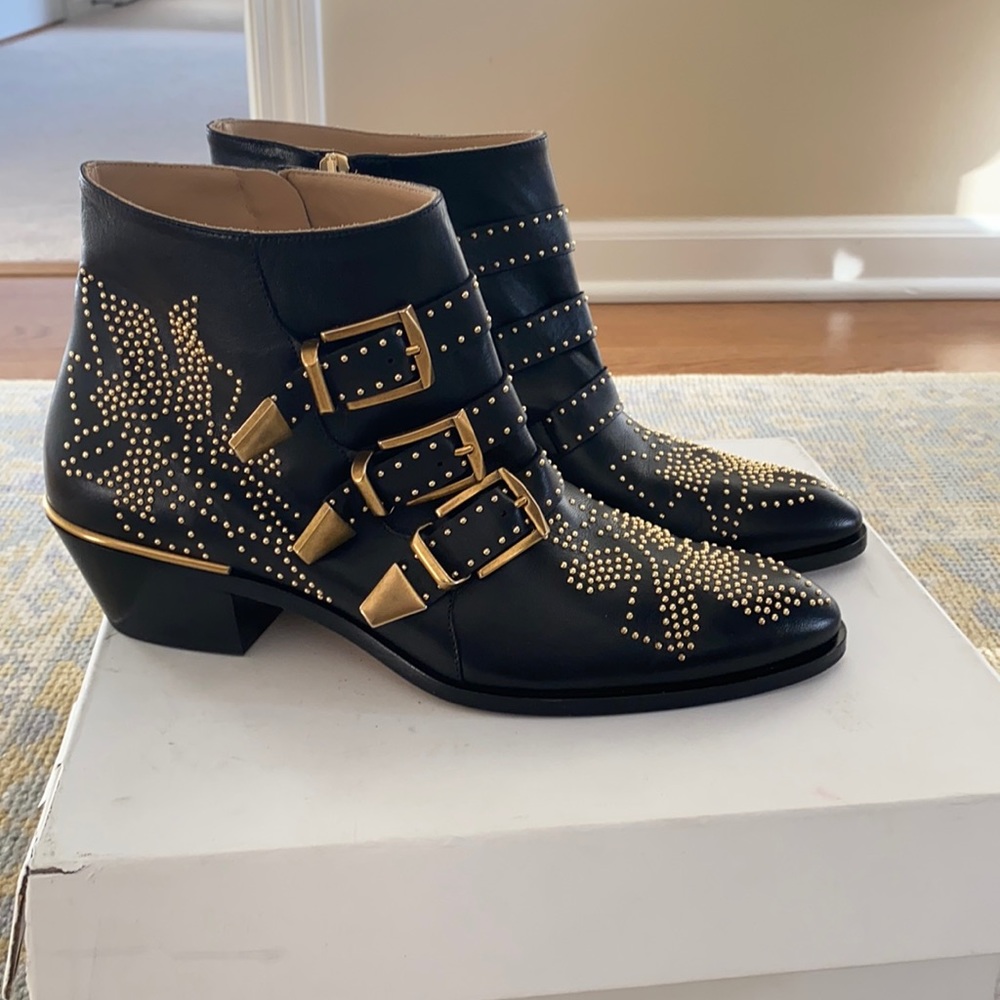 Chloe Susan ankle boots. Condition: worn once. Pretty new.